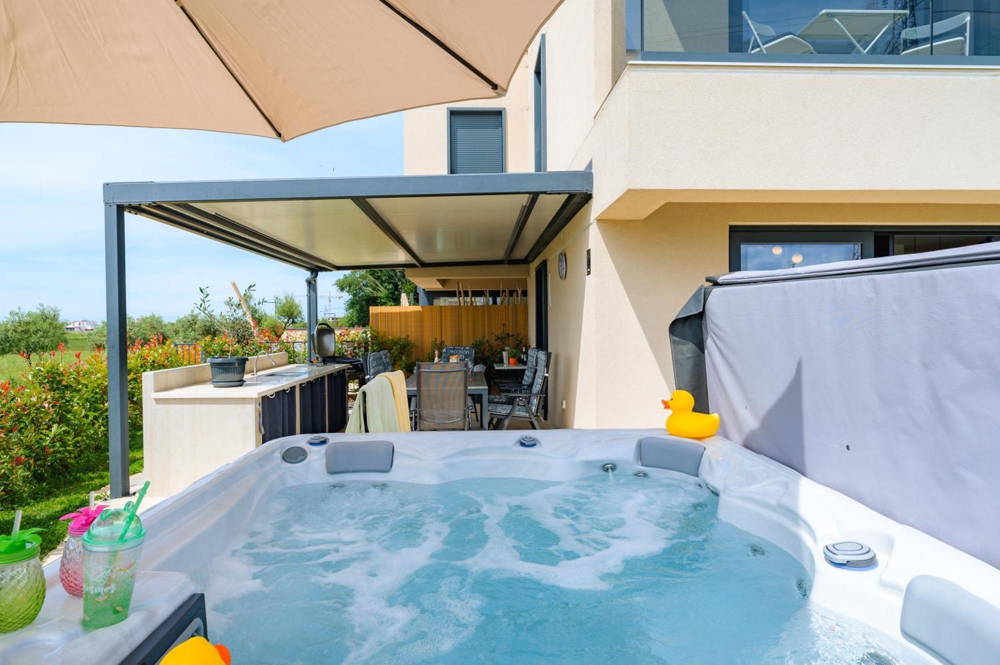 Luxury Brigitta With Whirlpool In Umag